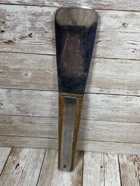 Vtg Vernco ICE CREAM SPADE SCOOP Stainless Steel Wooden Handle Star Oil Co 10"